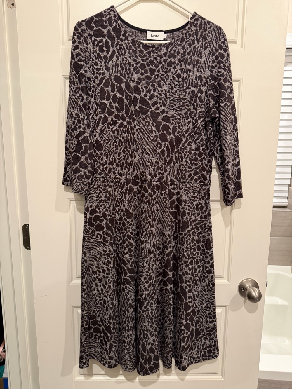 🔥5 for $25 Leota Black Gray Jacquard Knit Animal Print Fit & Flare Dress Size L